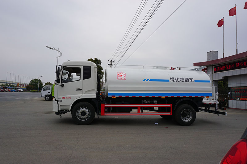 中潔牌XZL5182GSS6型東風(fēng)天錦灑水車